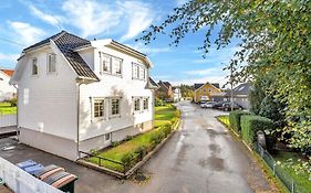 Family-Friendly Home Near Canal